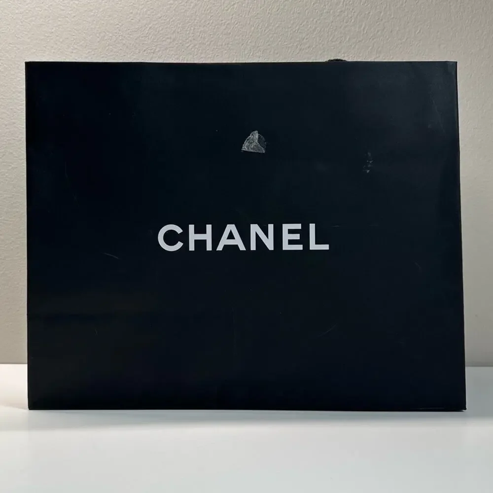 Chanel | Gift Bag/Ribbon | Black/White | W12 x H9.5 x D5 Inch